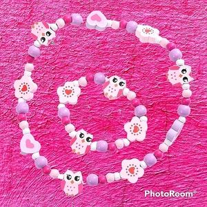 Cute wooden beads w/ owls, flowers, & hearts necklace & bracelet set for girls.
